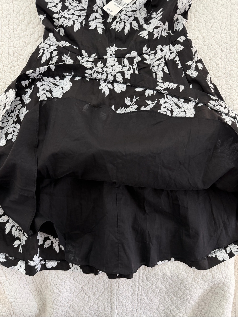 Betsy Johnson Black & White Floral V-Neck Sleeveless Dress - Picture 5 of 8